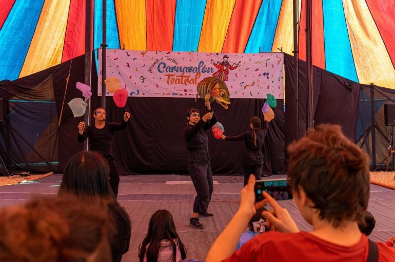 Arica y Parinacota: Colectivo Carnavalón continua abrazando el territorio con su Escuela Itinerante de Artes y Oficios