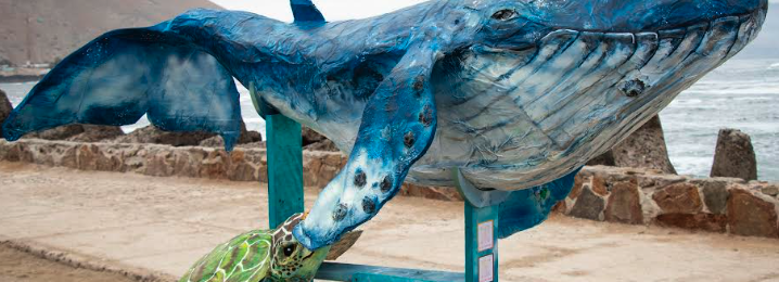 Con estatua de ballena y tortuga buscan concientizar sobre el cuidado del océano