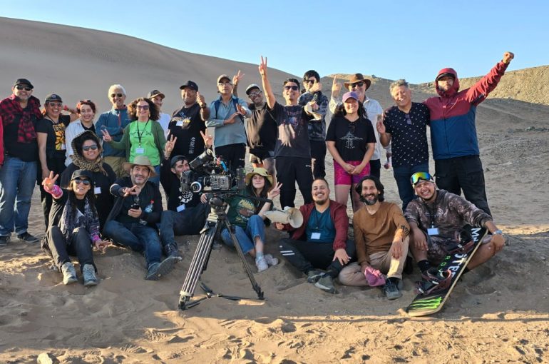 Artistas de la macrozona norte se especializan en fotografía audiovisual en locaciones de Atacama