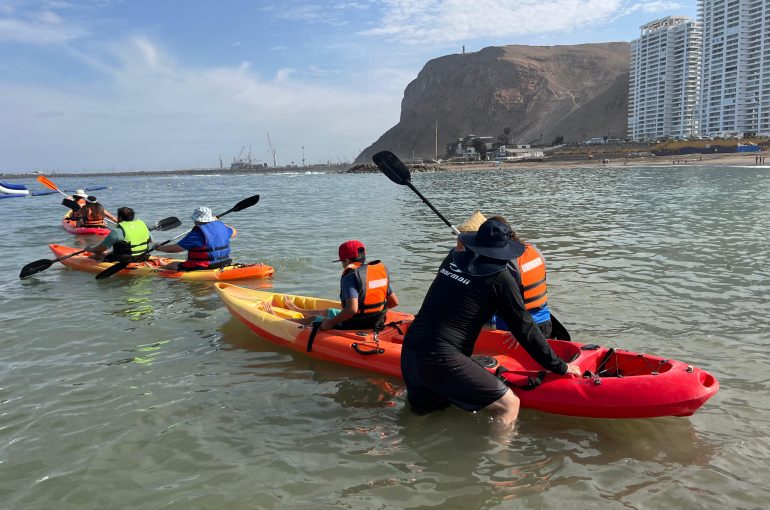 Arica: Este verano playa El Laucho tendrá paseos en kayak gratis para la comunidad